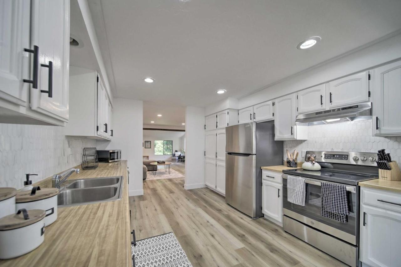 Bright And Airy Liberty Lake Abode With Backyard! Dış mekan fotoğraf